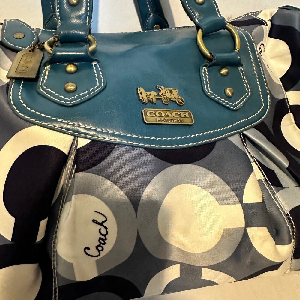 Coach Navy and Cream Satchel - Picture 14 of 14